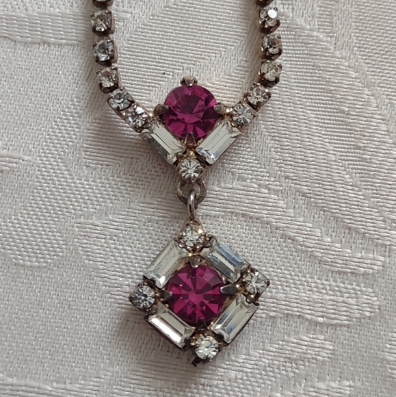 Art deco fine jewelry prong set crystals ruby pendant costume necklace silvetone - Picture 4 of 10
